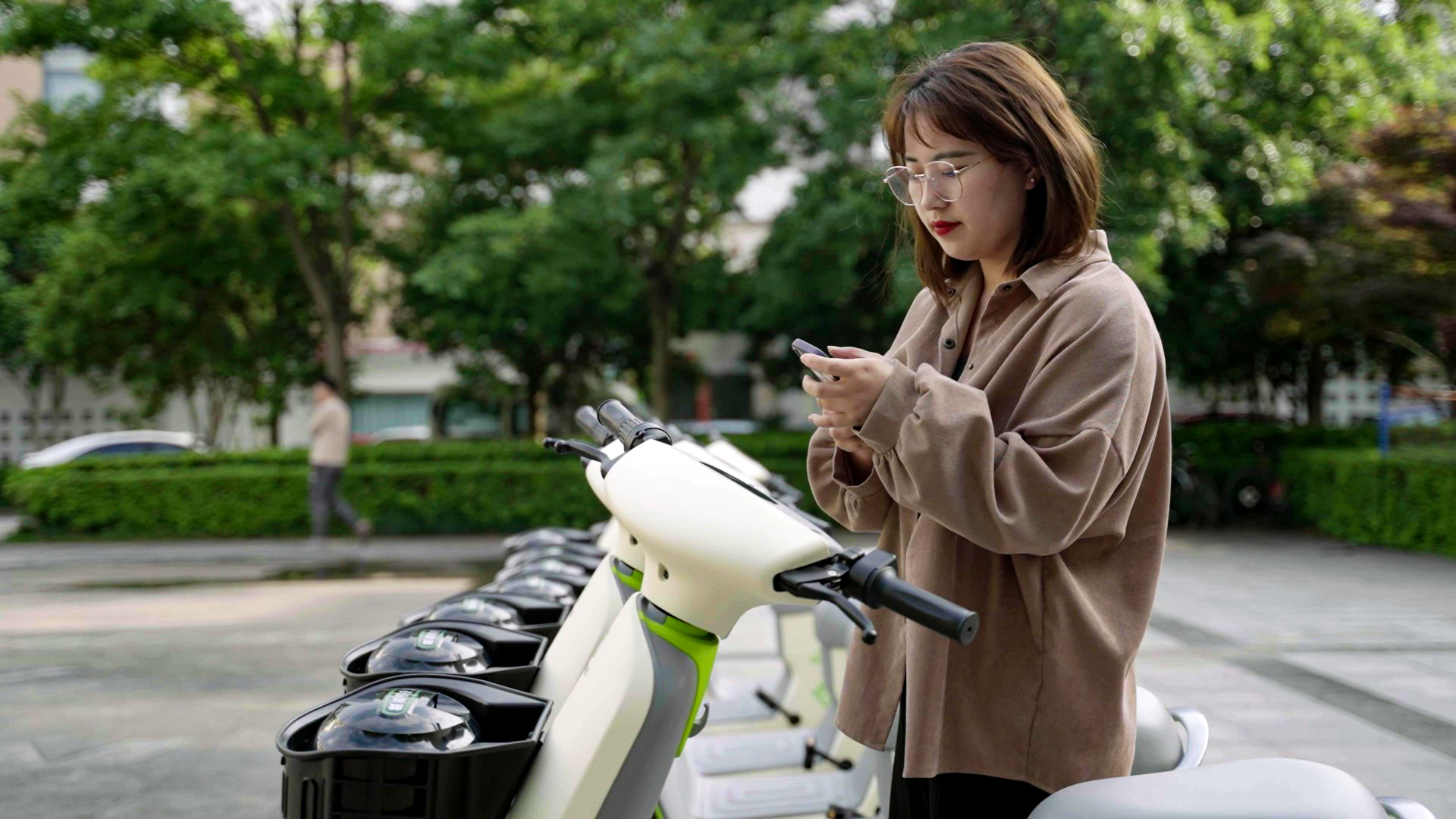 打工人使用共享電單車(chē)